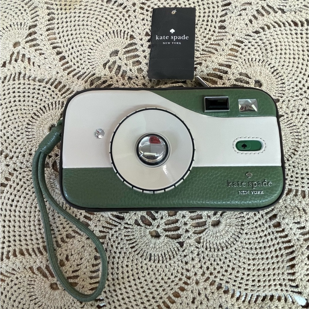 kate spade New York "Picture This" Camera Wristlet NWT
